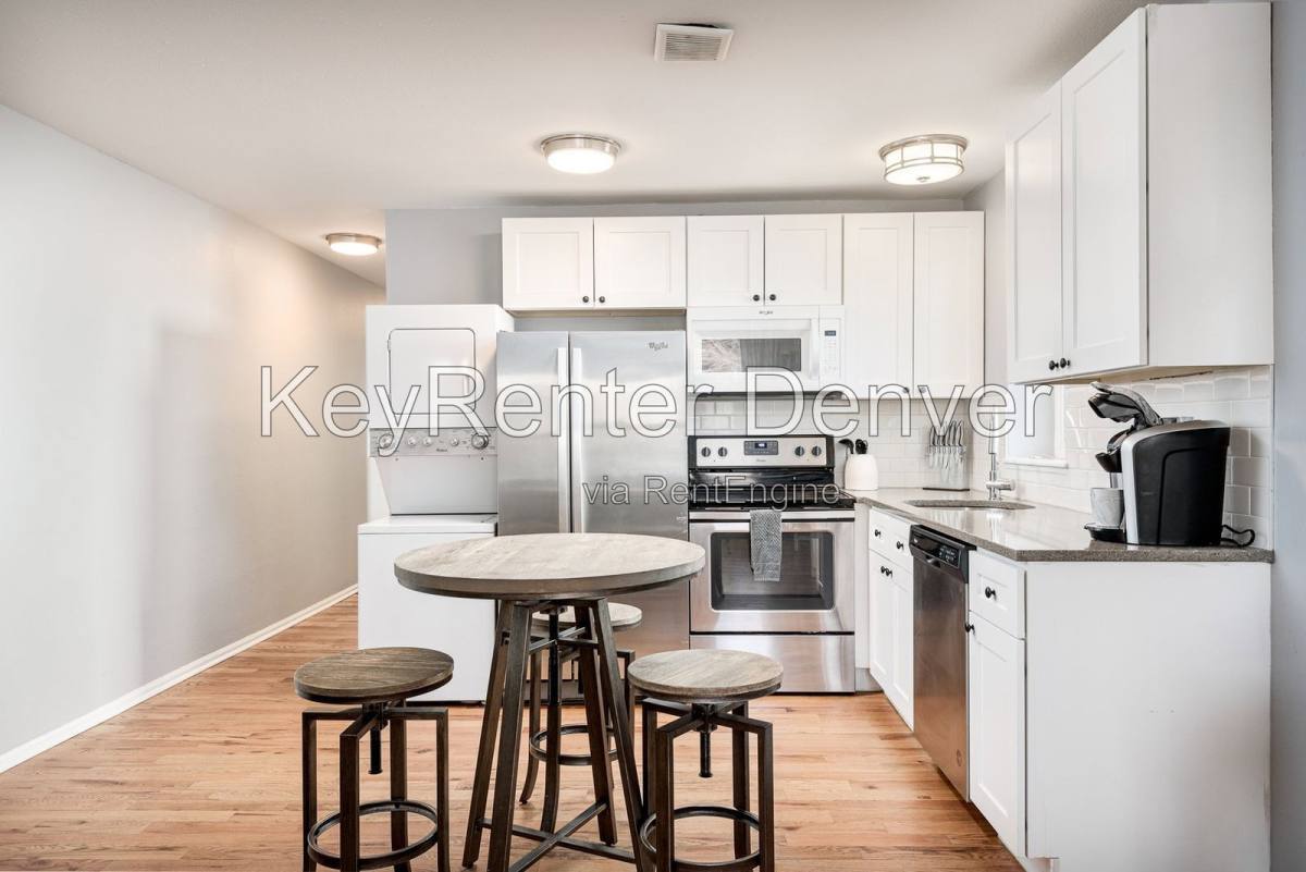2405 Tremont Pl – photo 5