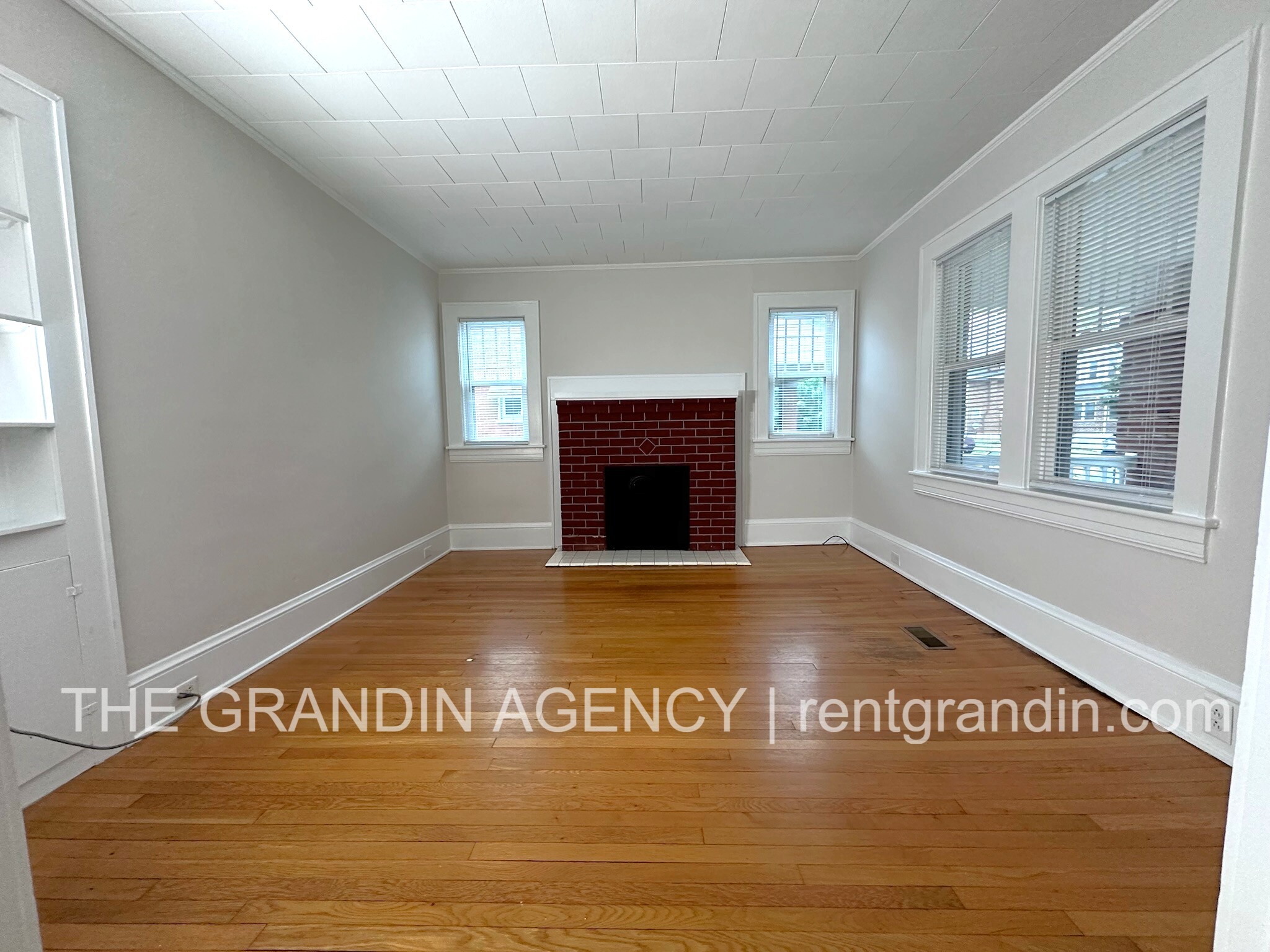 2818 Burton Ave NW unit B – photo 2
