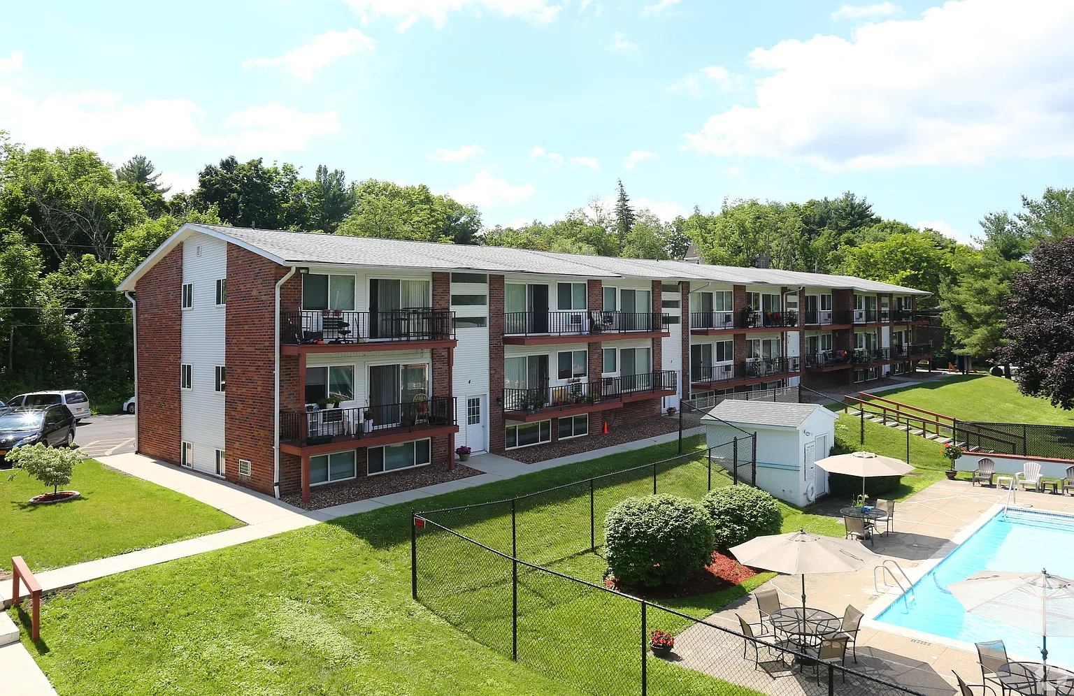 Windsor Court Apartments – photo 2
