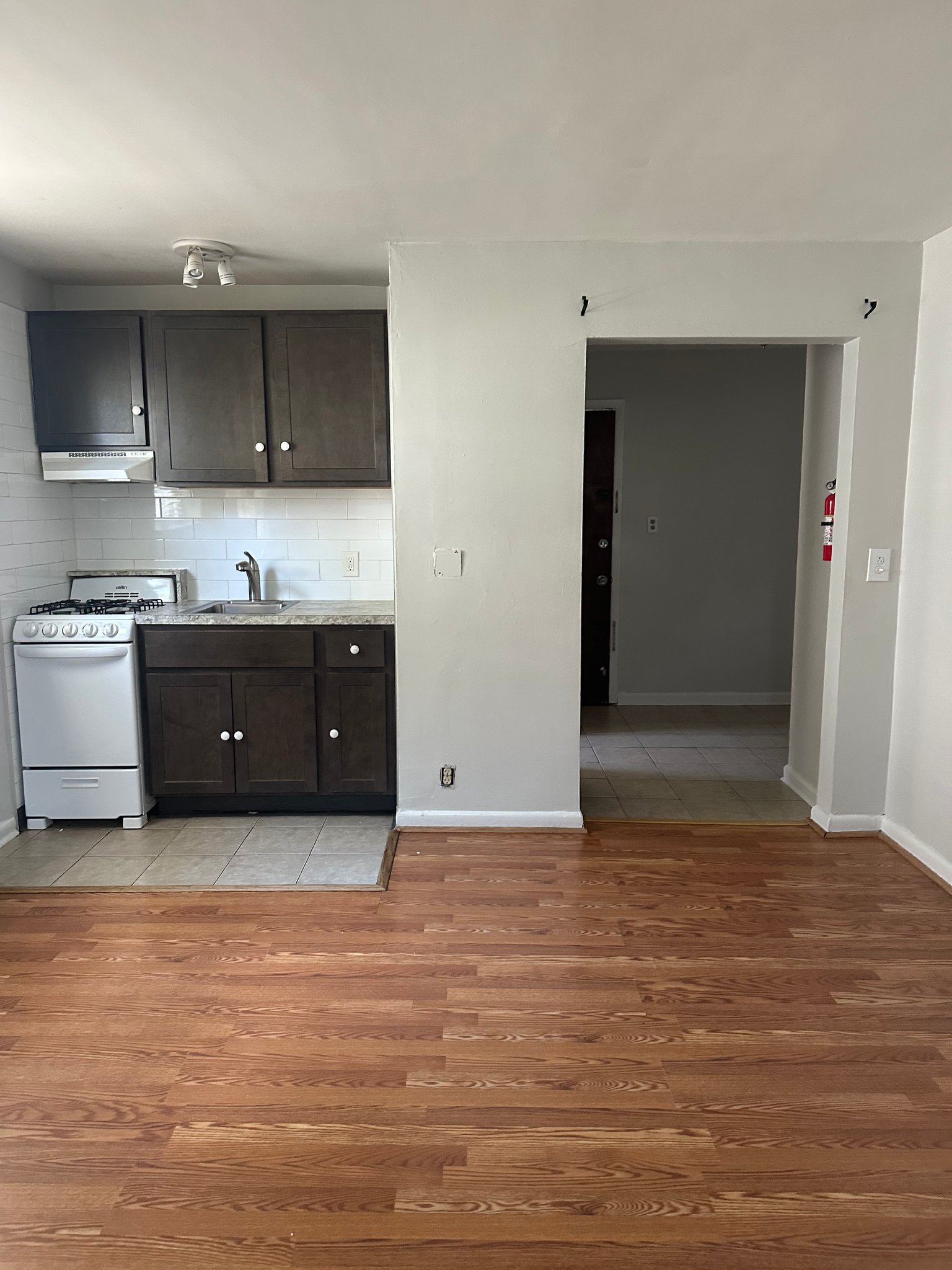 2116 Stanley Terrace unit 1 – photo 4