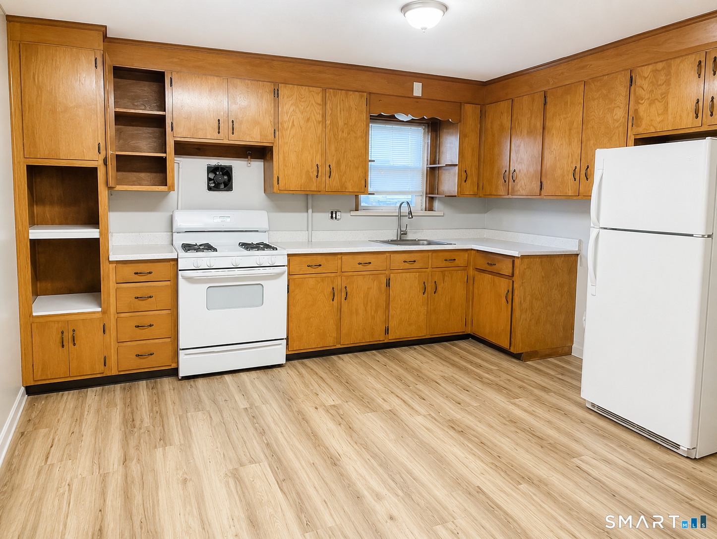 14 Portland St – photo 2