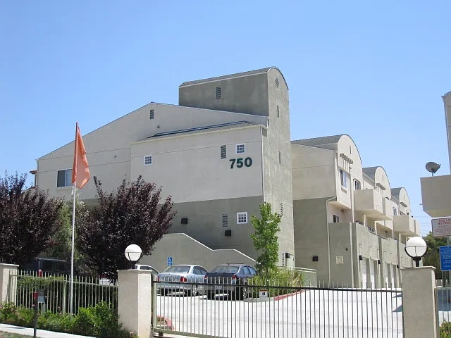 Towne Crest Apartments – photo 3