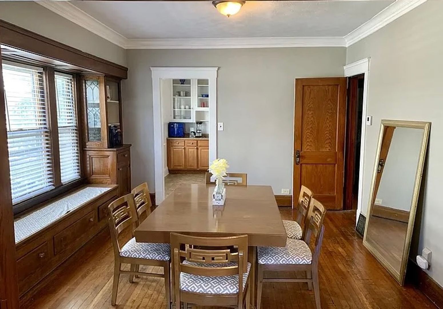 11710 Buckingham Ave unit 2nd Floor – photo 4