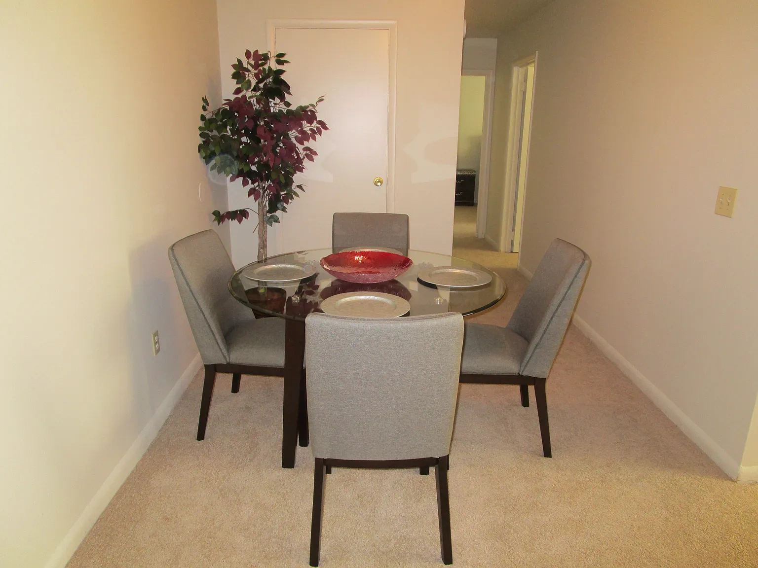 Park Towne Apartments – photo 1