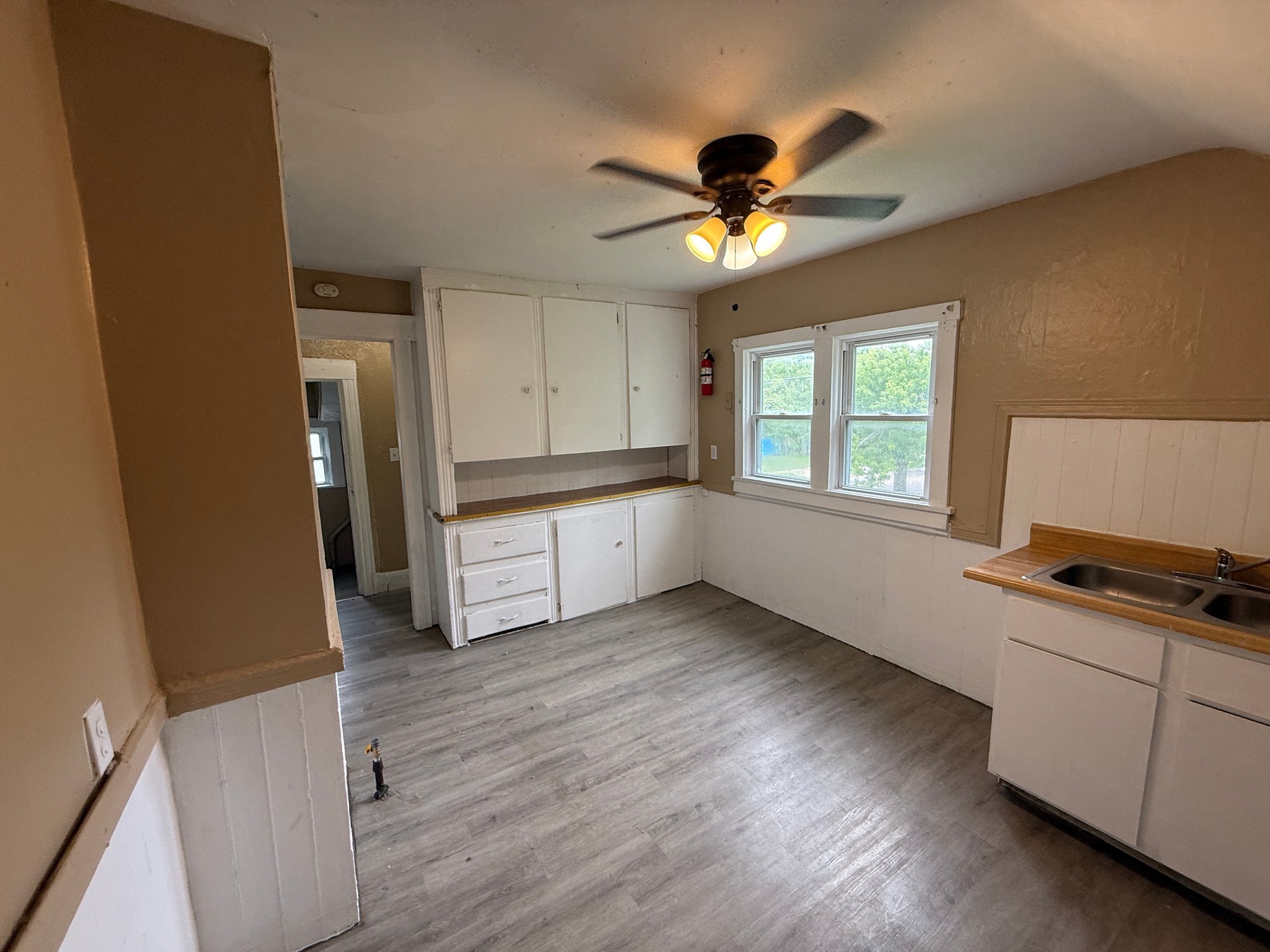 522 W 23rd St unit Up – photo 3