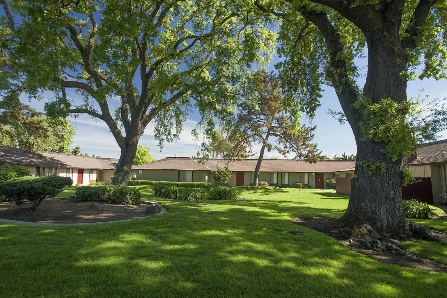 Oakwood Apartments – photo 2