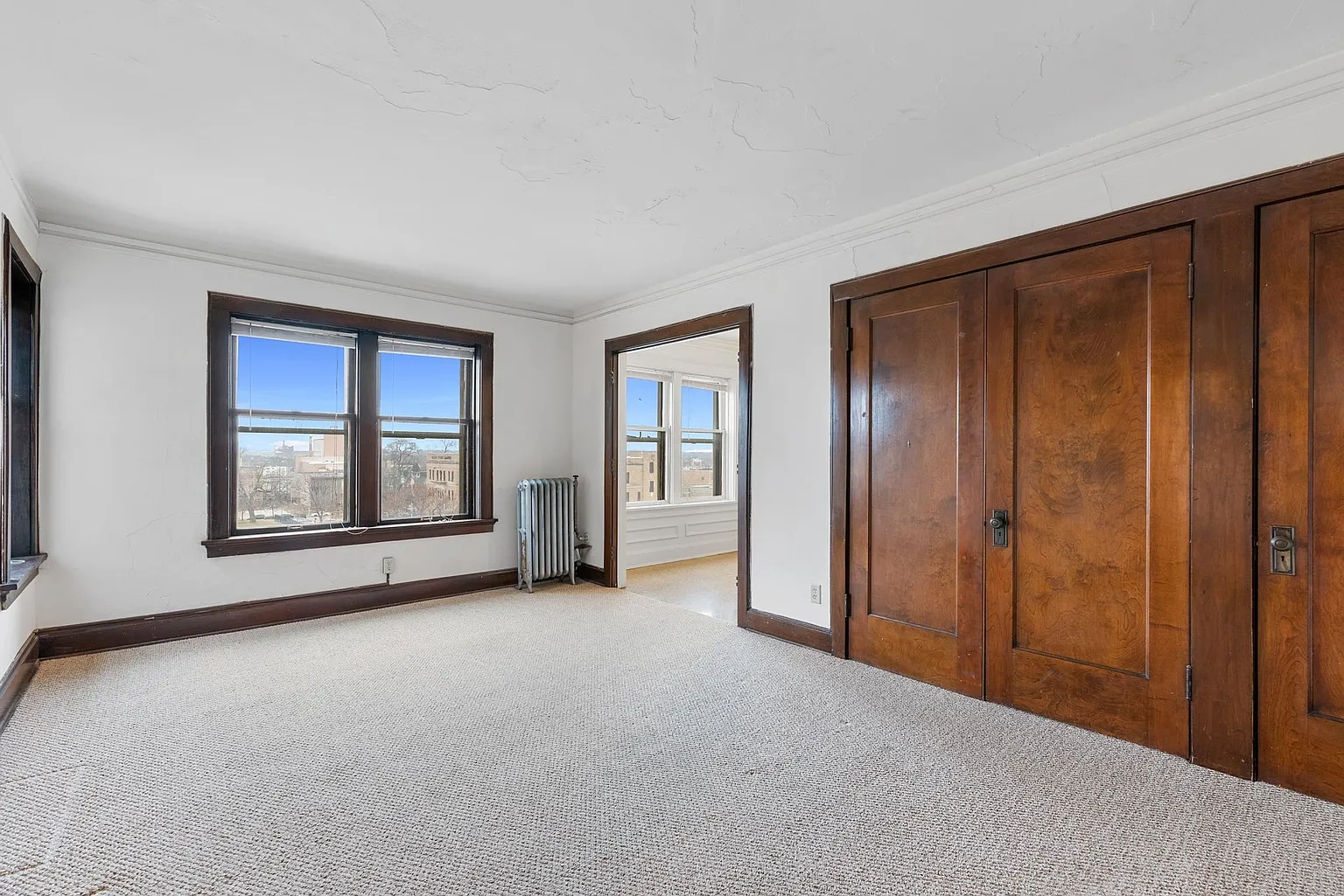 2324 W Wisconsin Ave – photo 1