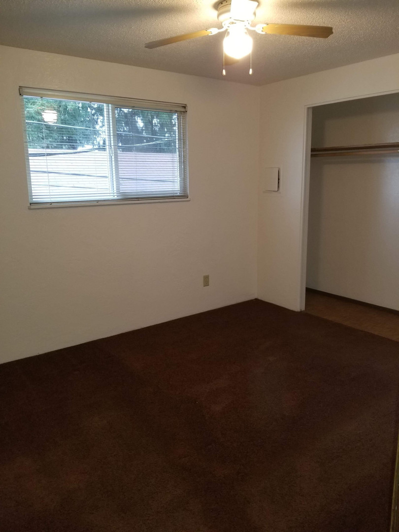 2090 Roosevelt Blvd unit 06 – photo 5
