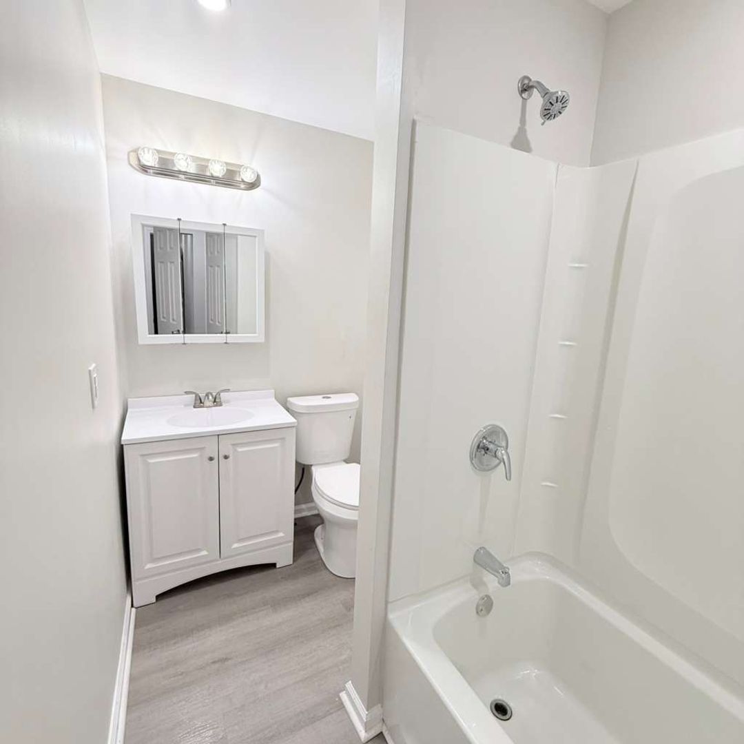 2021 Hampton Ave unit Floor 1 – photo 3