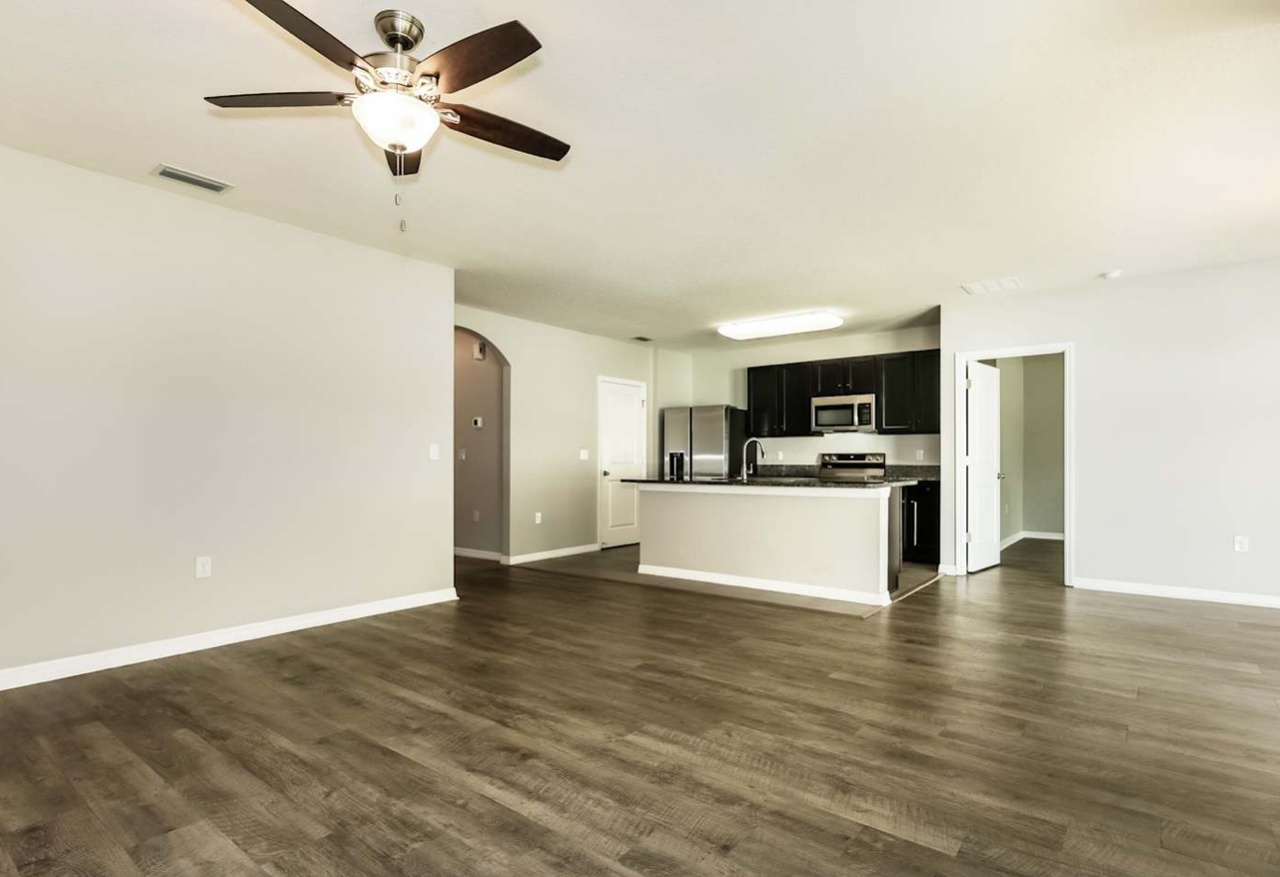 201 13th Ave E – photo 2