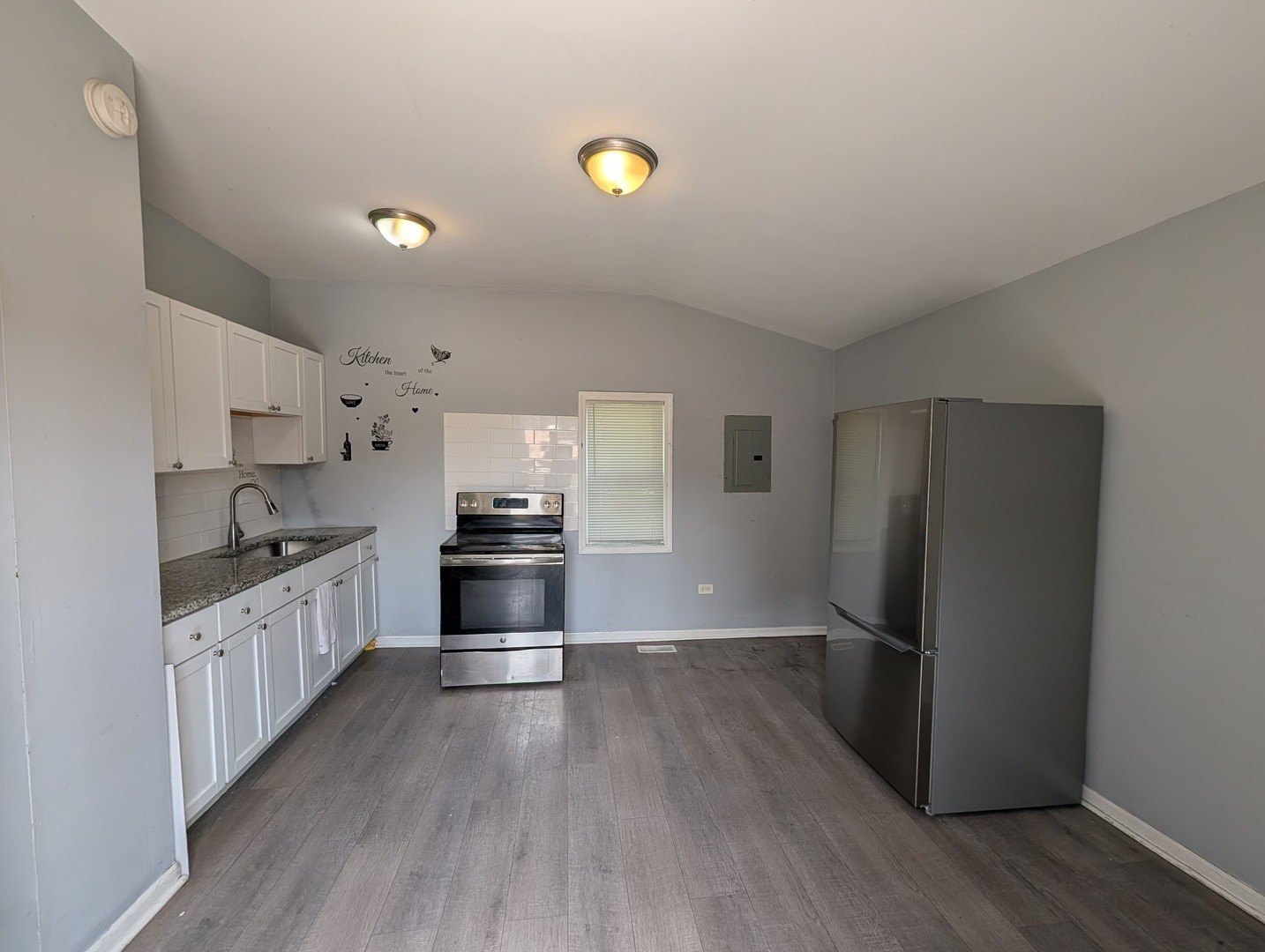 9035 S Exchange Ave – photo 3