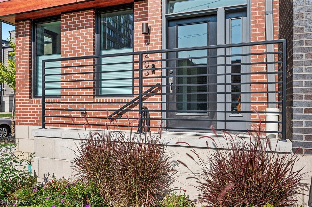 1403 Superior Ave E – photo 2