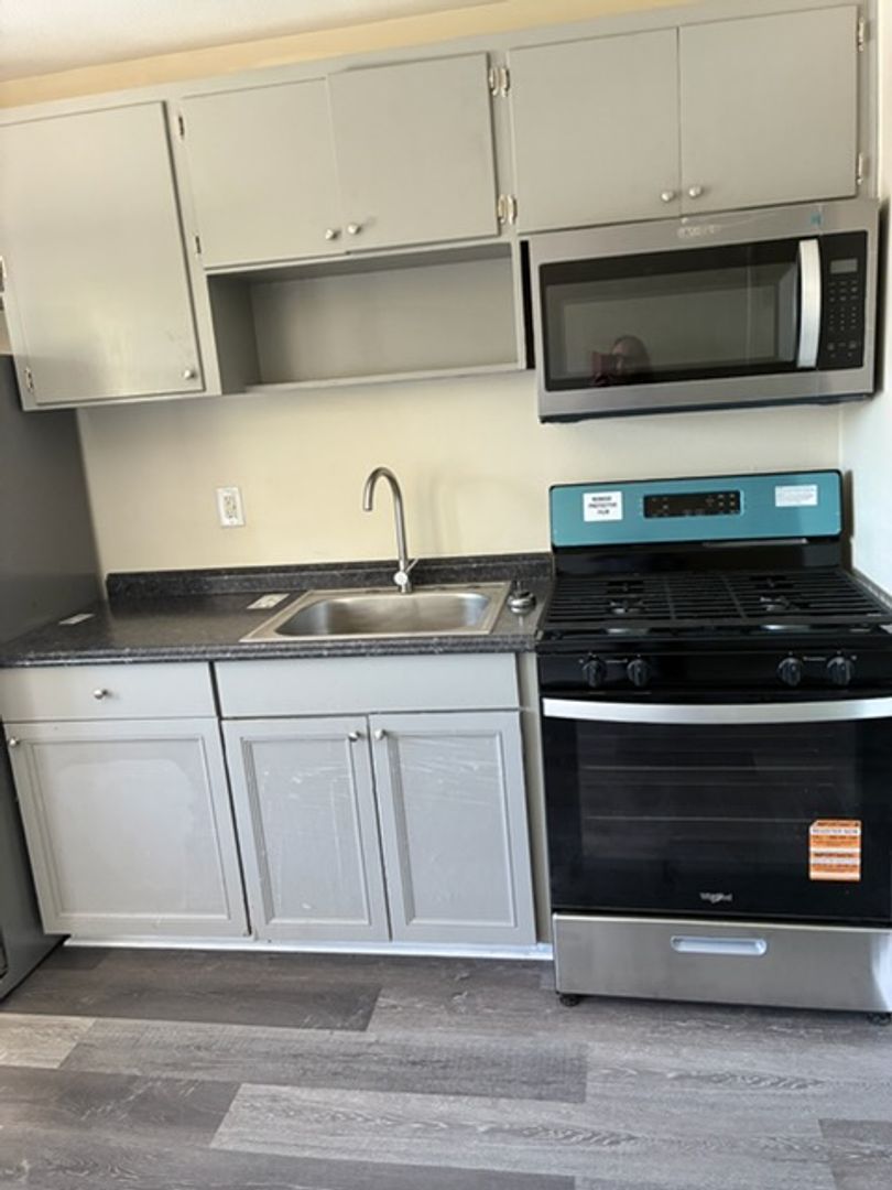 1400 Shepherd Dr unit 20 * – photo 3