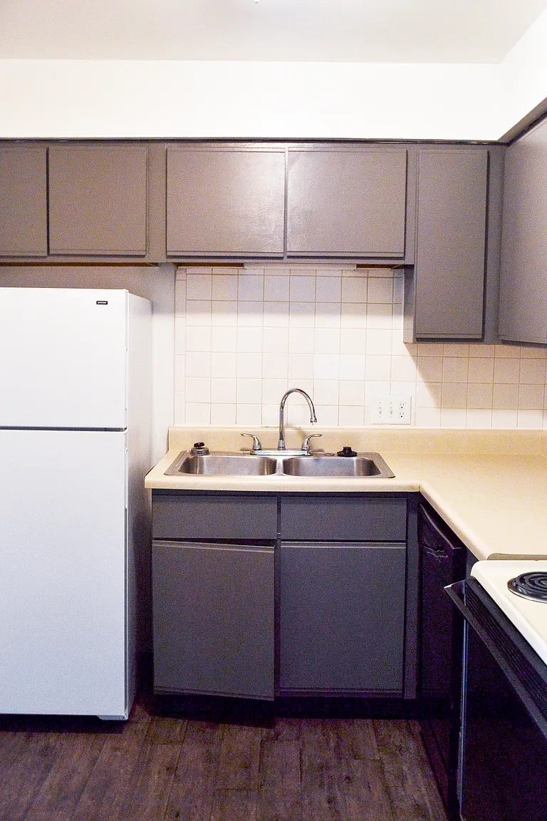 Golfview Apartments – photo 1