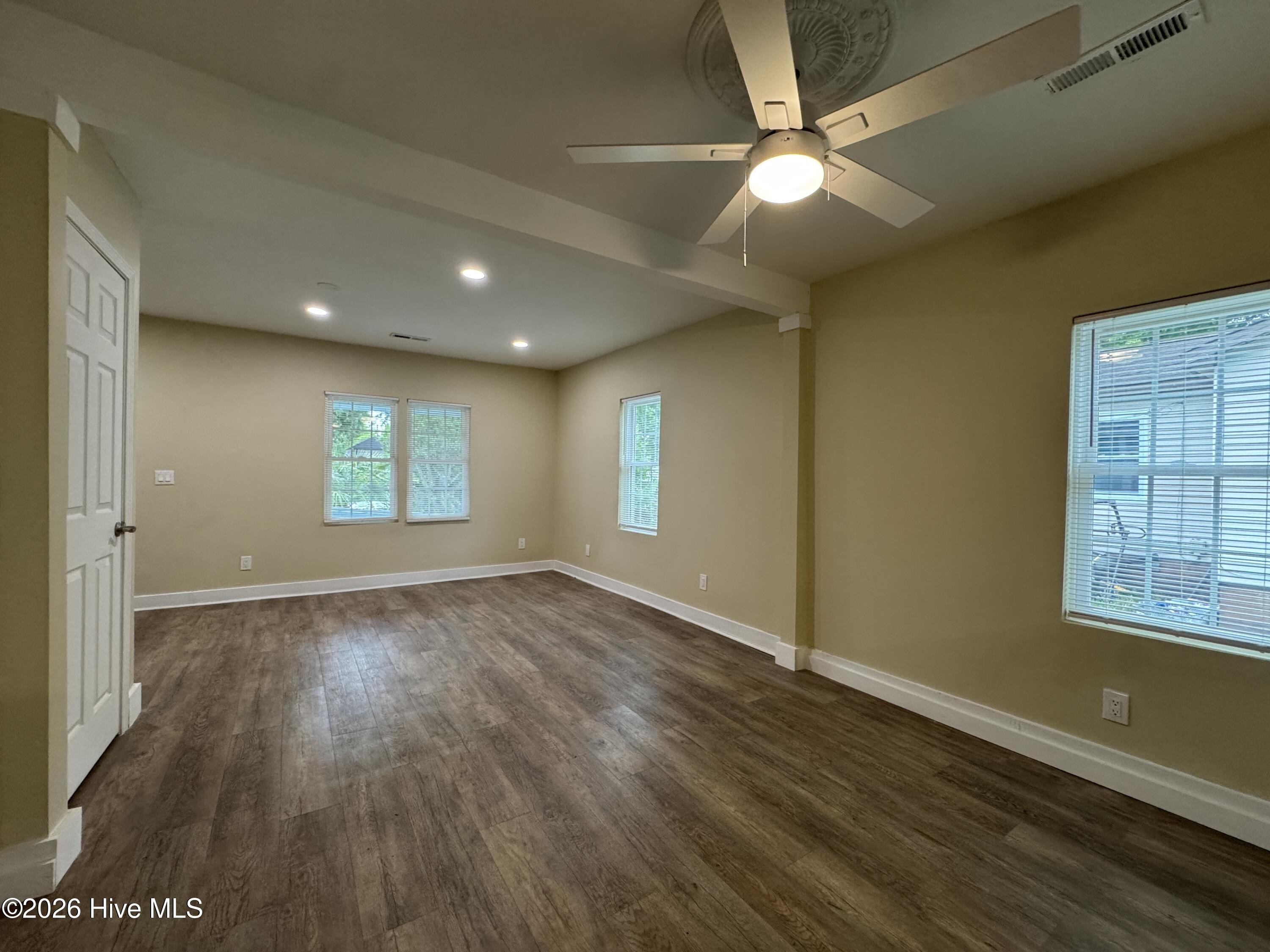 1407 Norman St – photo 4
