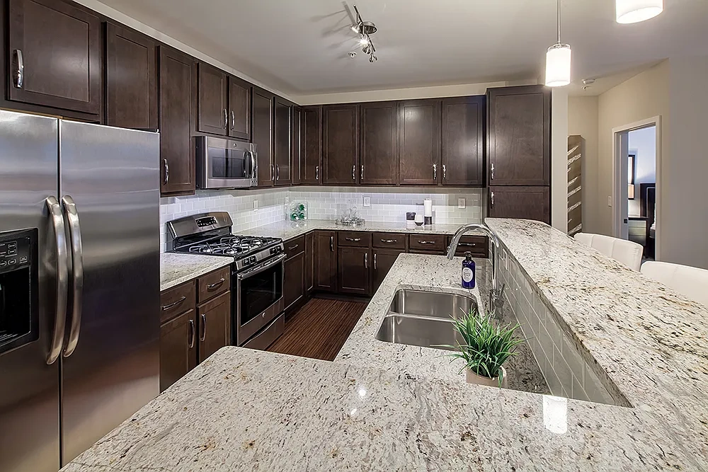 Four Seasons Apartments – photo 2