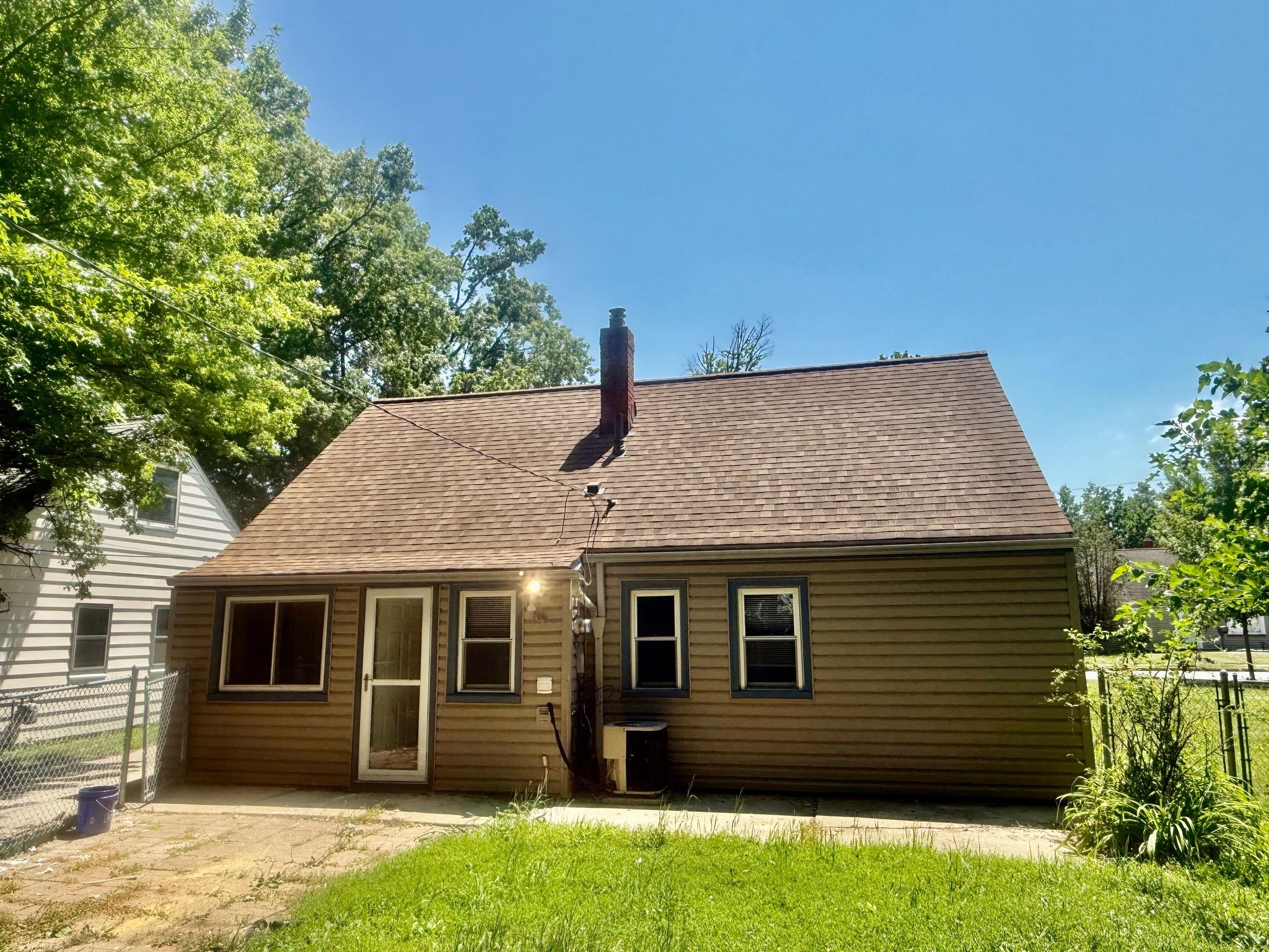 23861 Colbourne Rd – photo 2