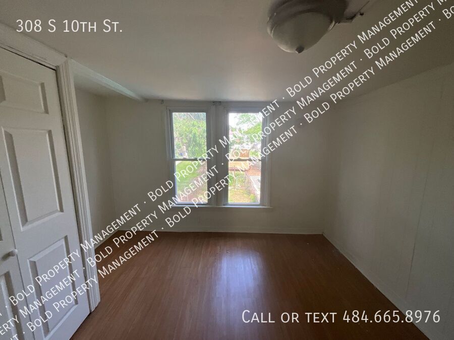 308 S 10th St – photo 4