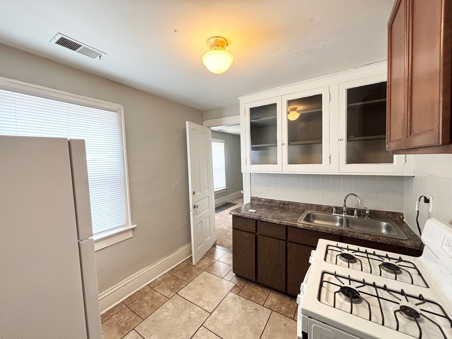 704 W Mulberry St unit Unit 2 – photo 3