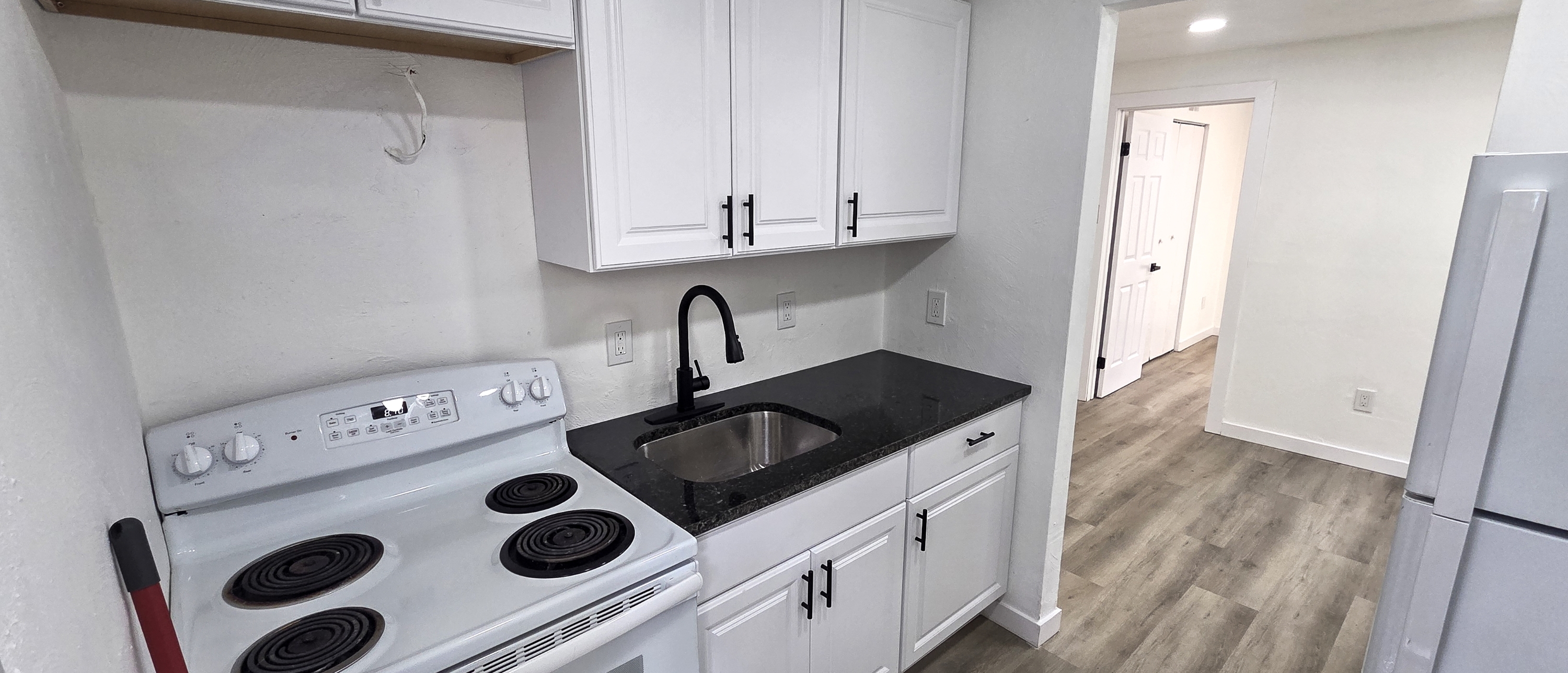 1023 Wallace Ave – photo 2