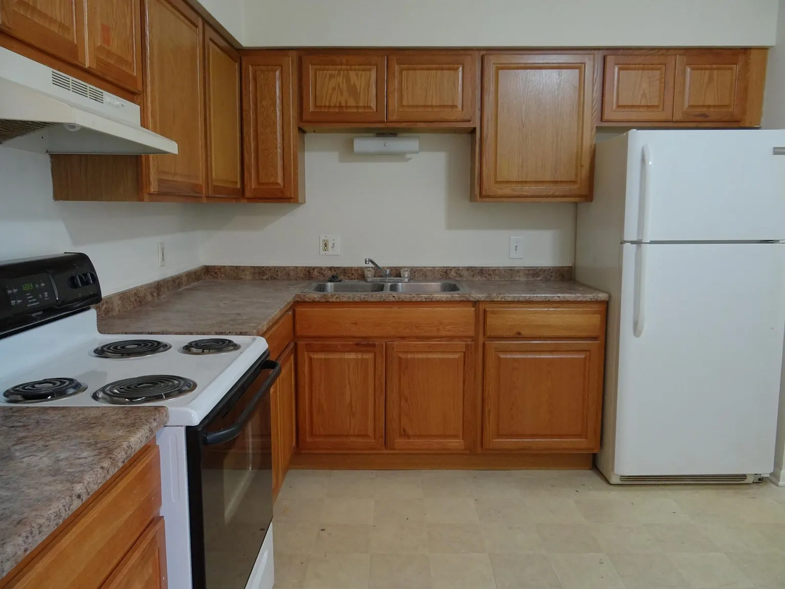 White Oaks Apartments – photo 2