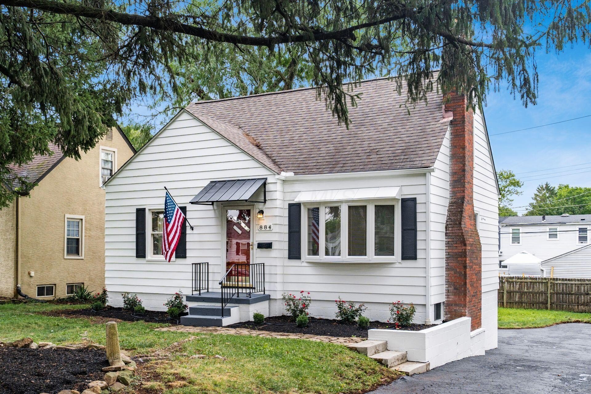 884 S Chesterfield Rd – photo 2