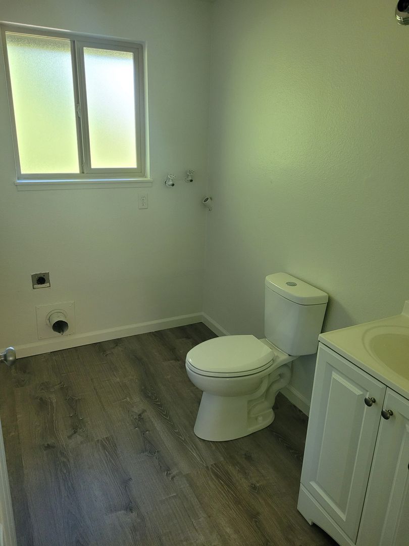 748 N 12th Ave – photo 3