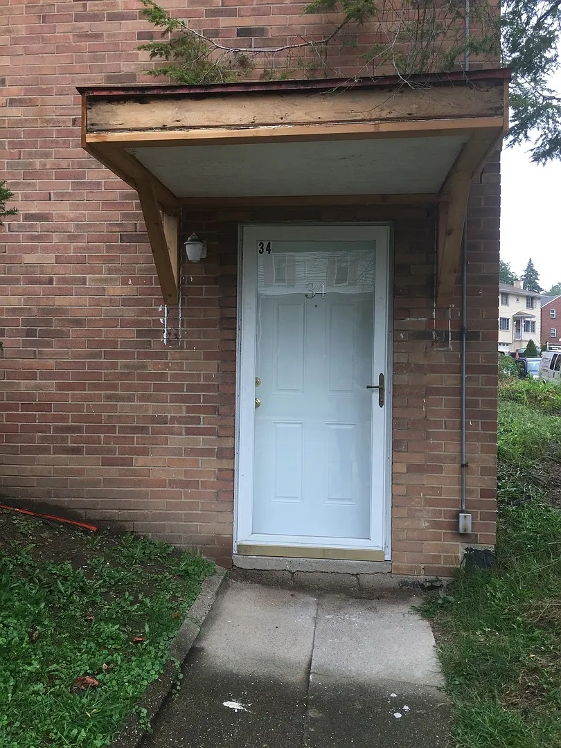 624 West – photo 4