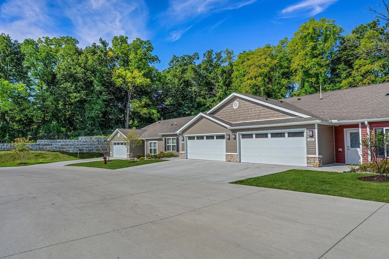 Redwood Rochester Hills – photo 3