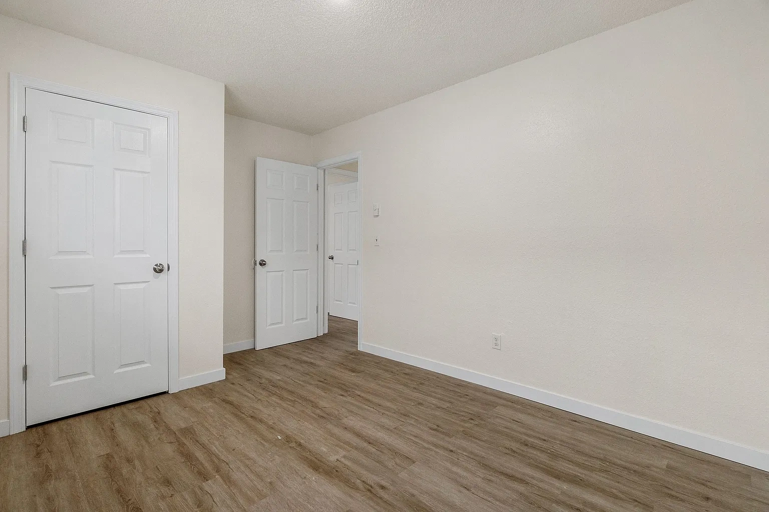 South Pacific Apartments – photo 4