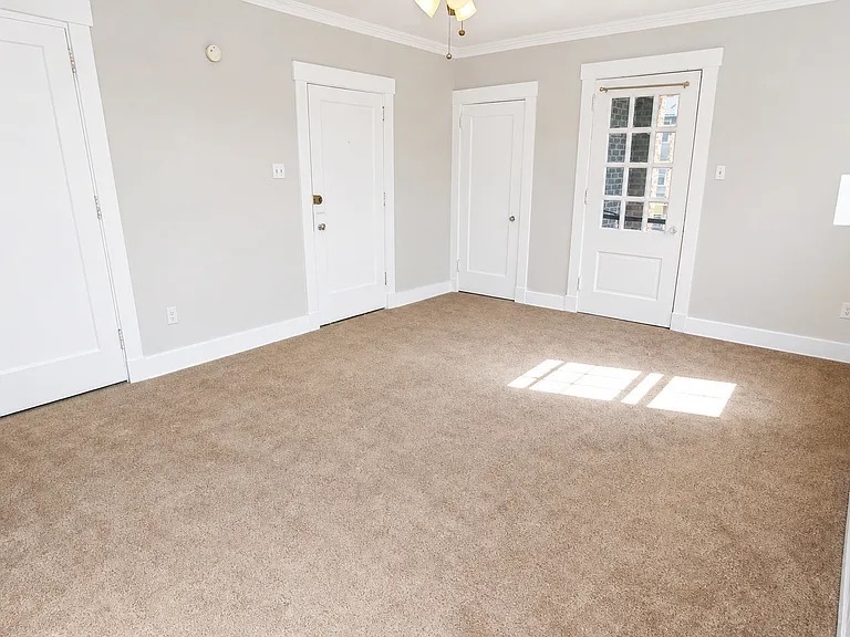 5619 Hobart St unit A-4 – photo 3