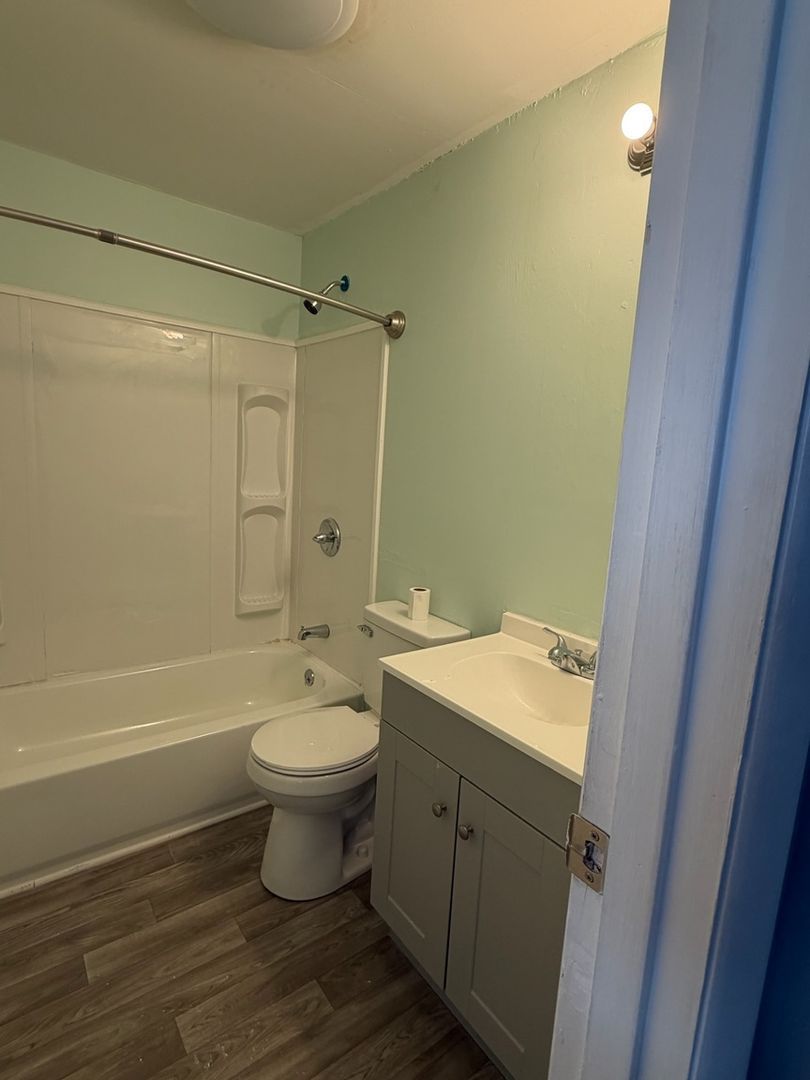 320 Main St – photo 4