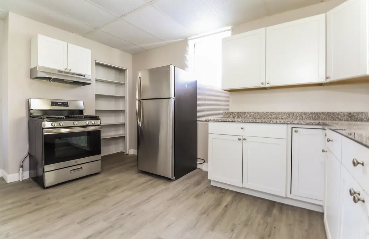 1518 E Pearl Ave – photo 3