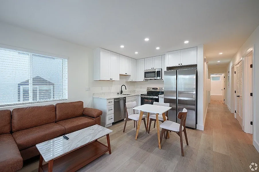 2124 Parker – photo 2