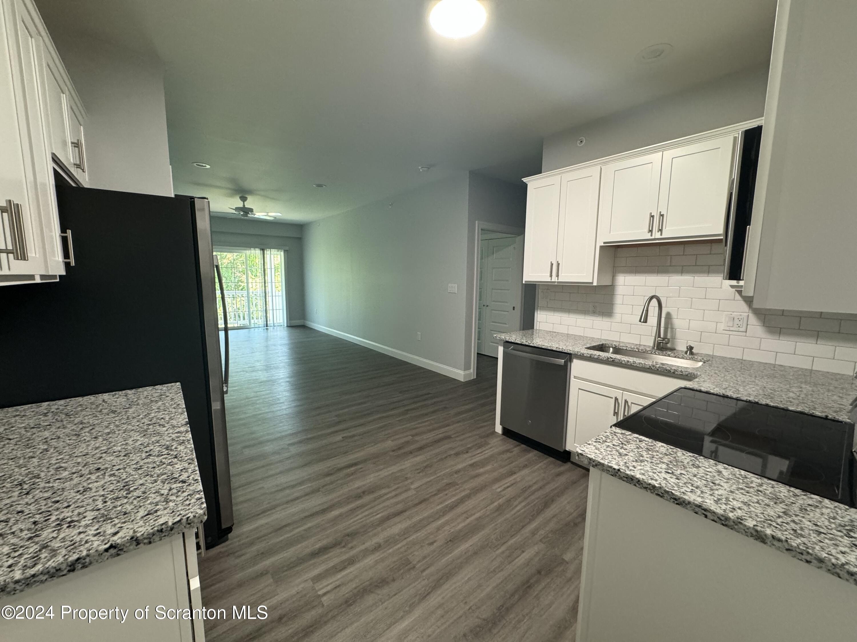 332 Circle Dr – photo 5