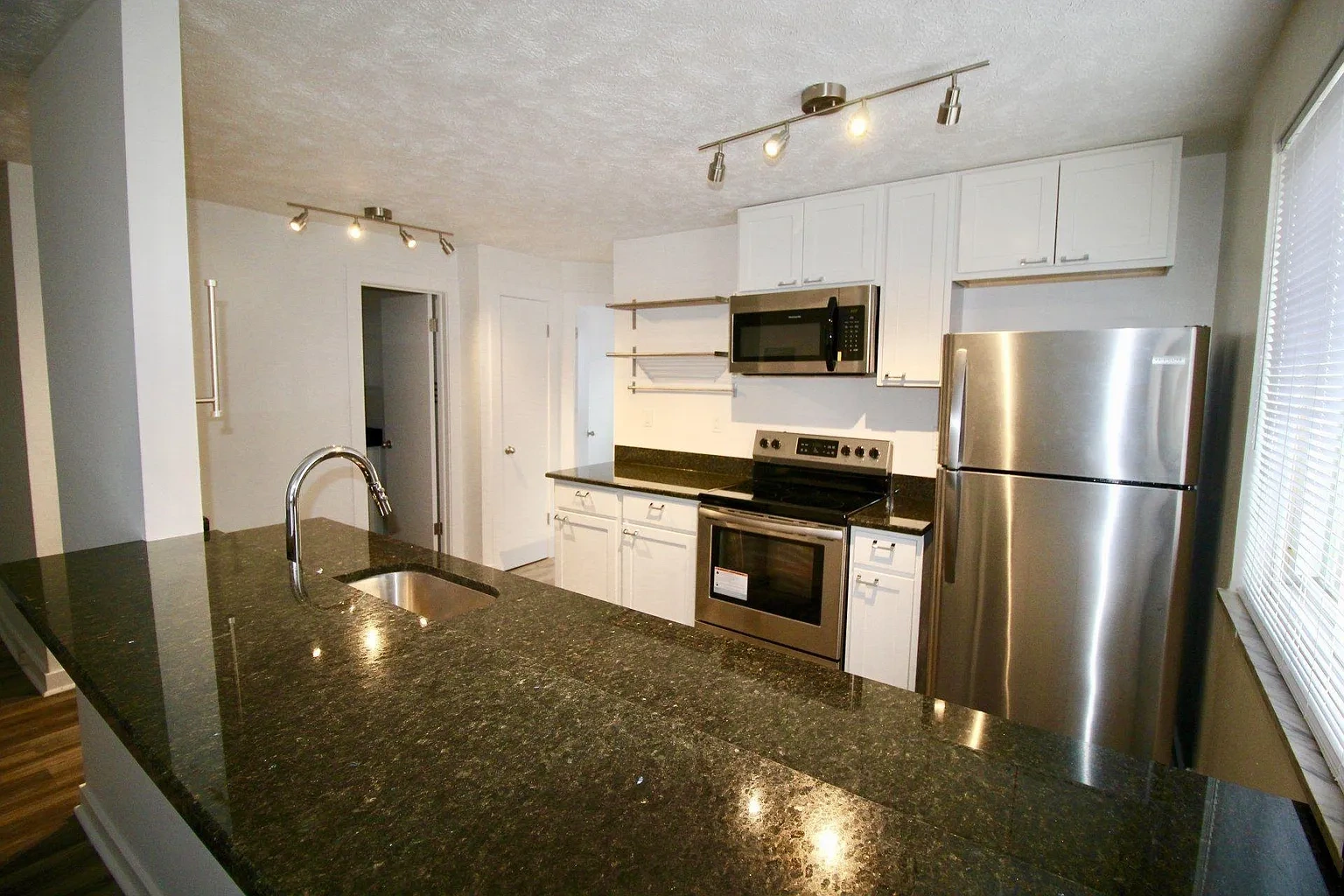 Silver Apartments – photo 2