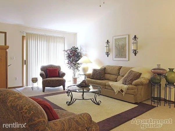 Hampton Apartments & Townhomes – photo 3