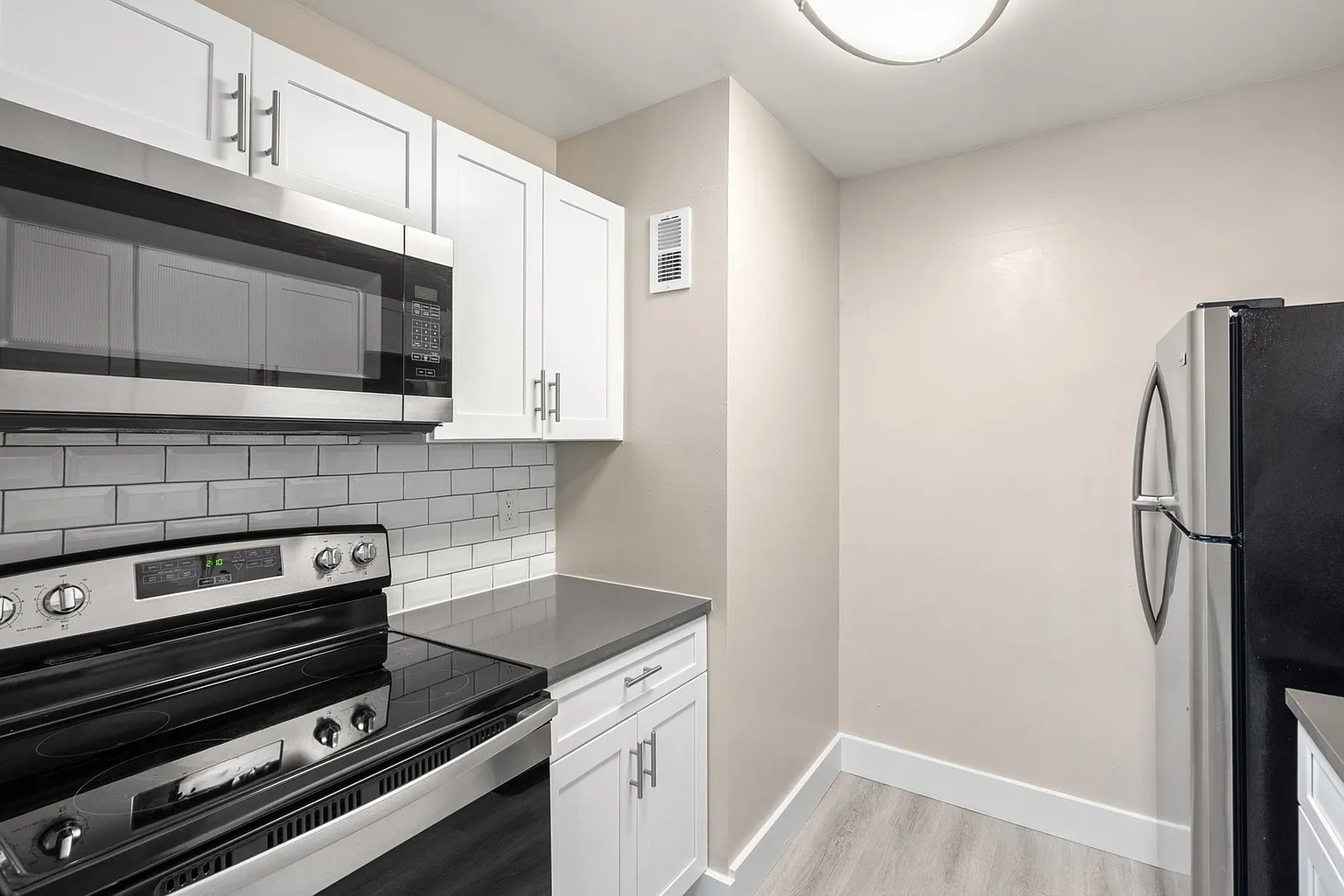 Sterlingwood Apartments – photo 2