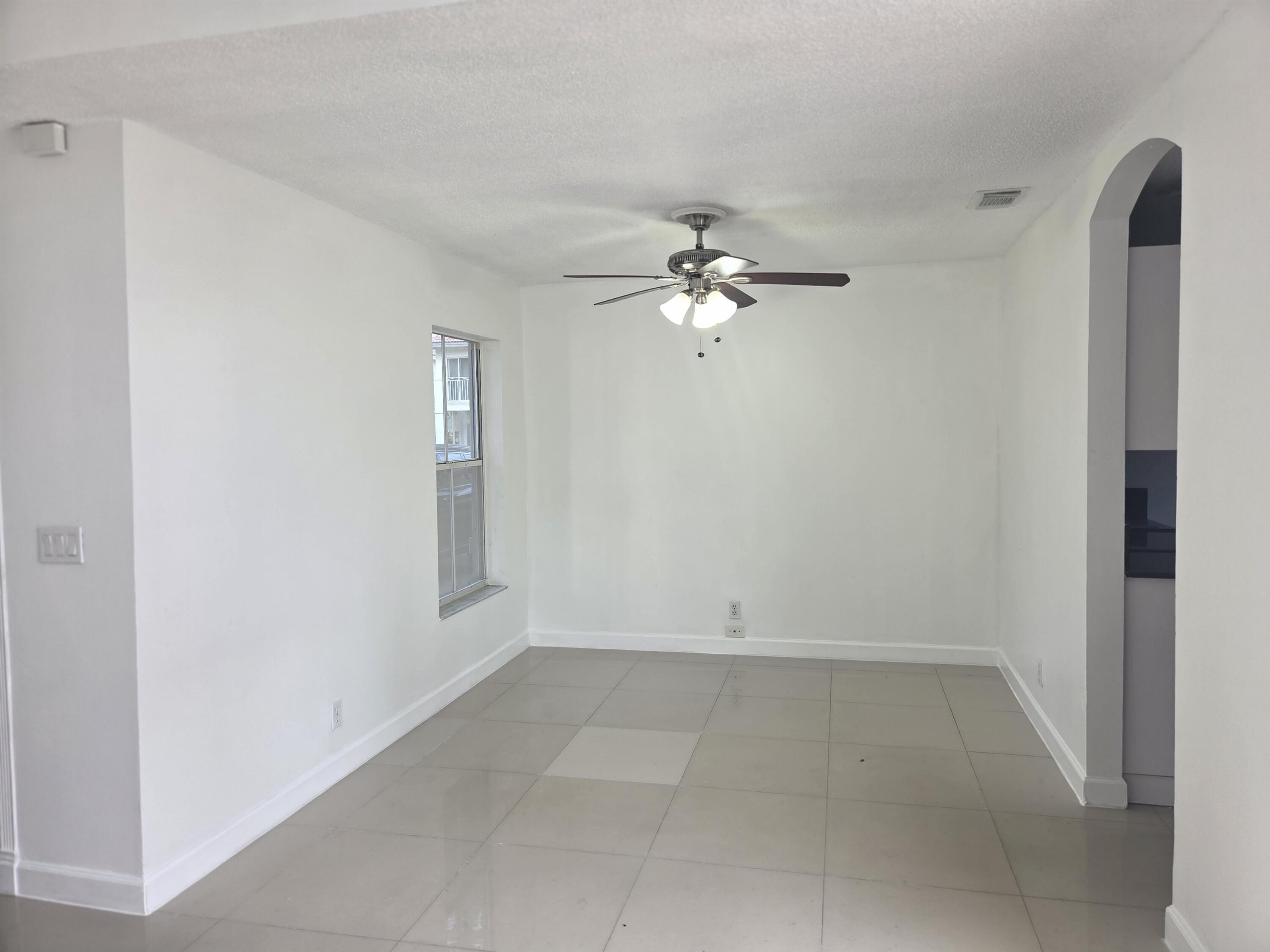 533 NW 47th Ave – photo 4