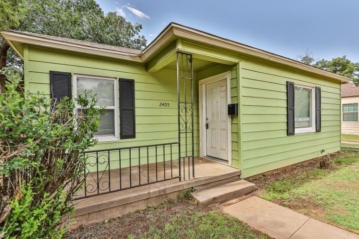 2405 30th St – photo 3