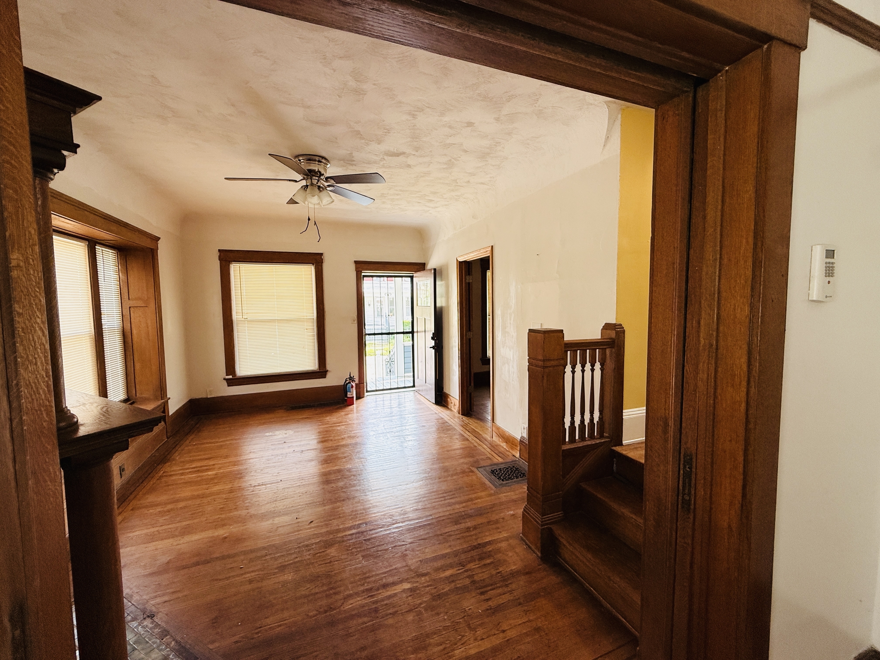 10749 Hull Ave – photo 5
