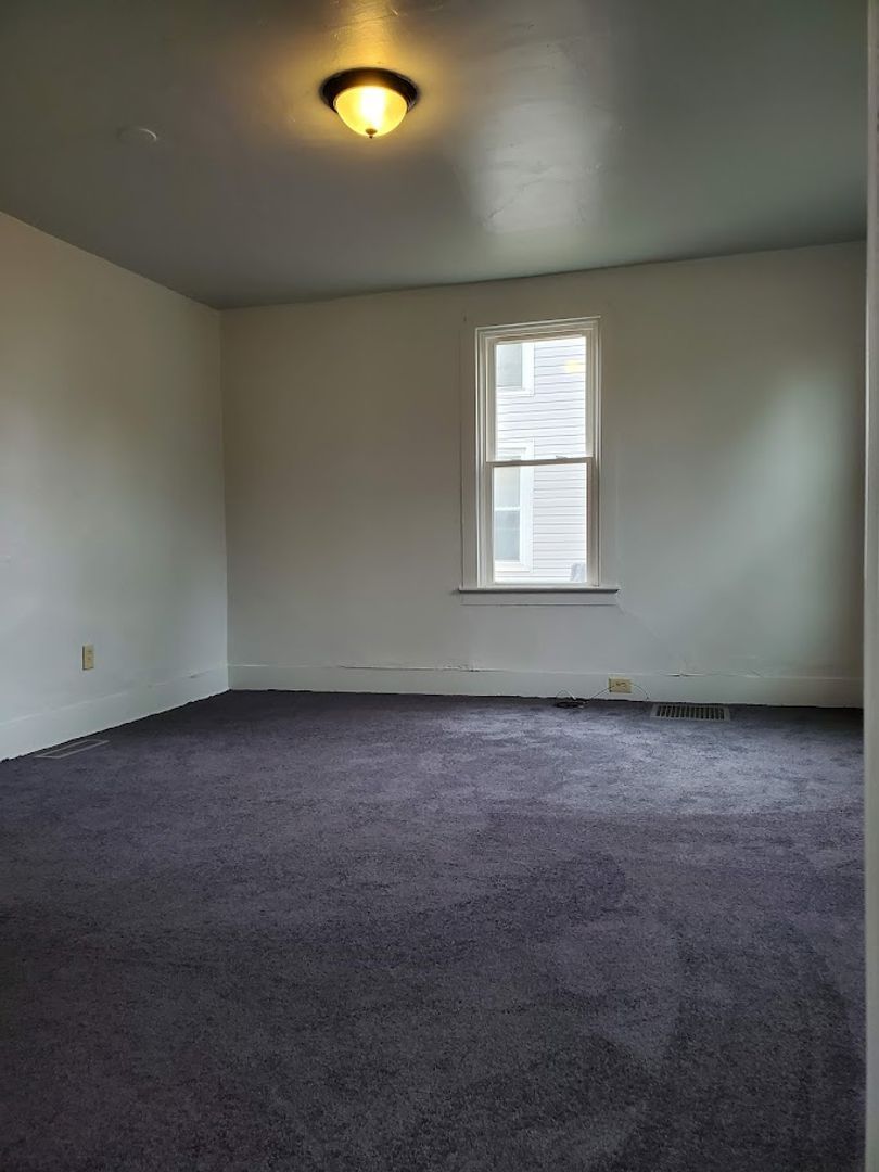 131 Wadsworth Ave – photo 5