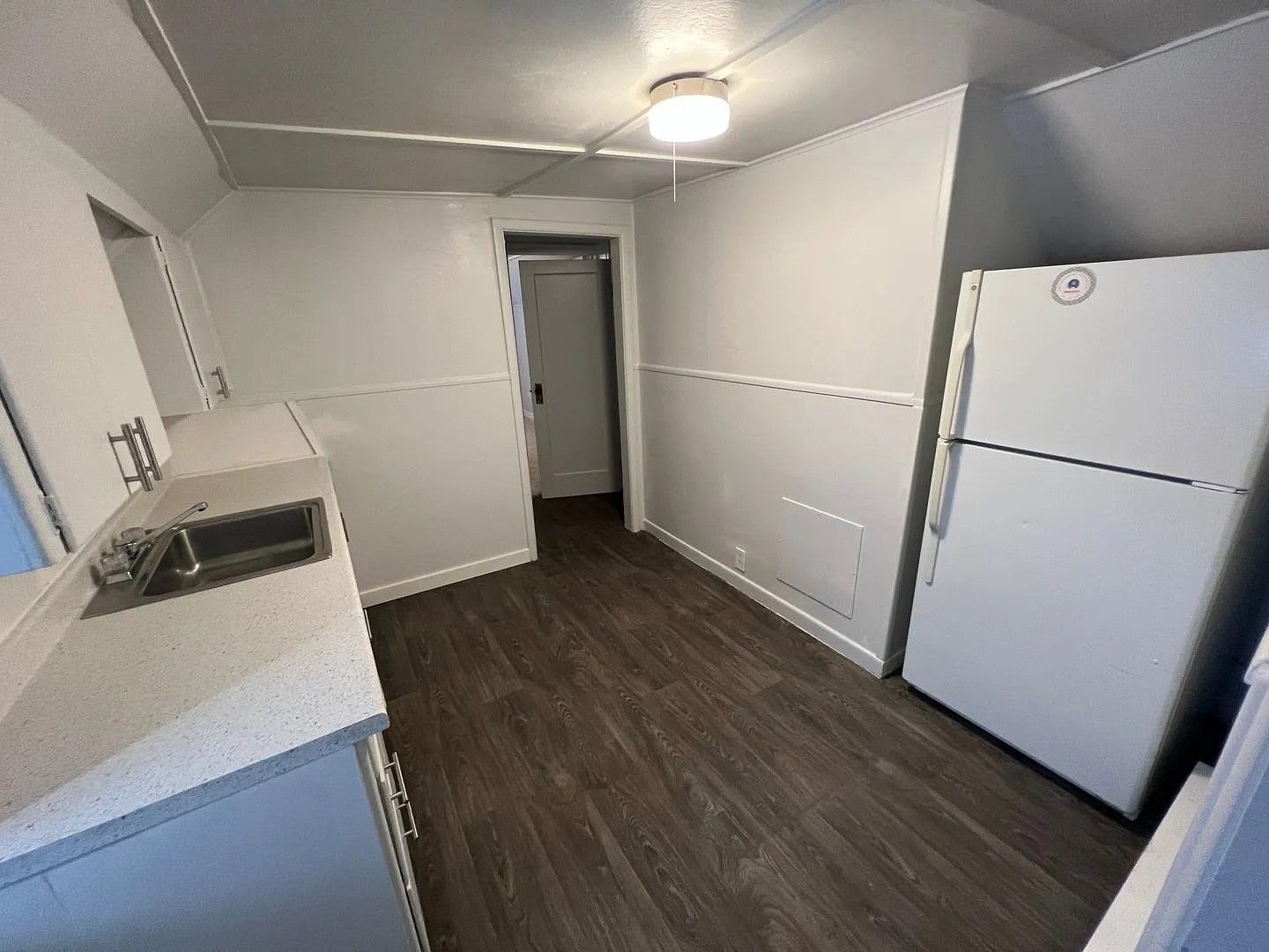 3810 N Lidgerwood St unit Unit 3 - Upper middle – photo 2