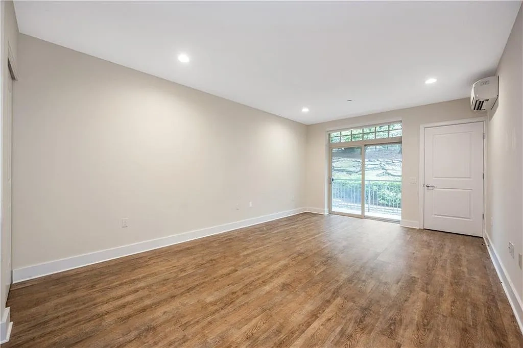 40 Jackson Ave - Luxury 55+ Community – photo 1