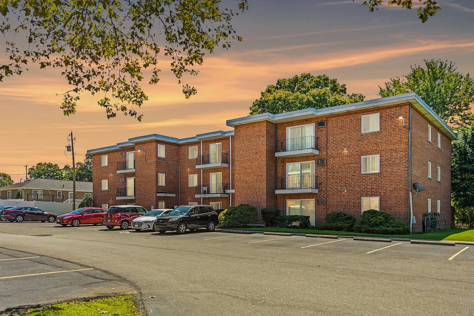 The Hillcrest Apartments – photo 3