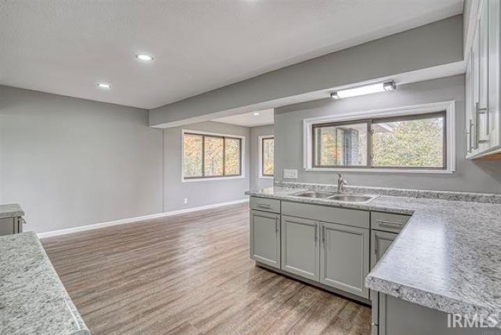 1342 W Dupont Rd – photo 3