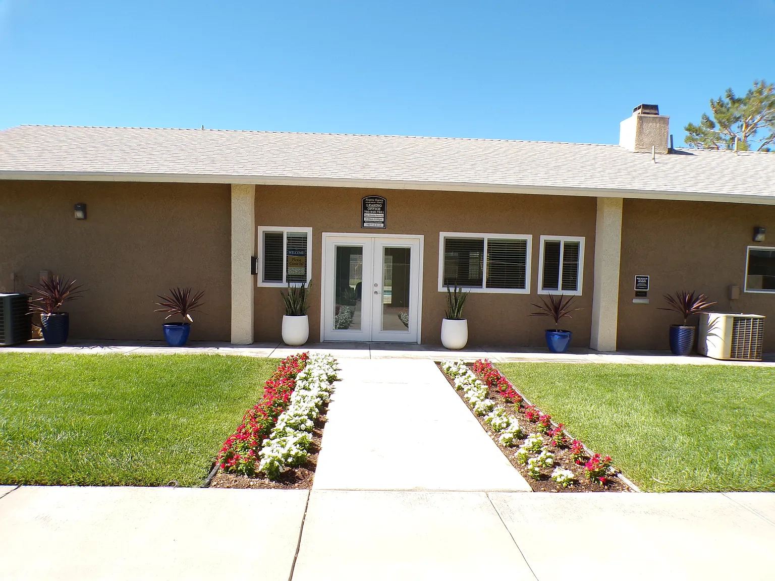 Hesperia Regency Apartments – photo 2