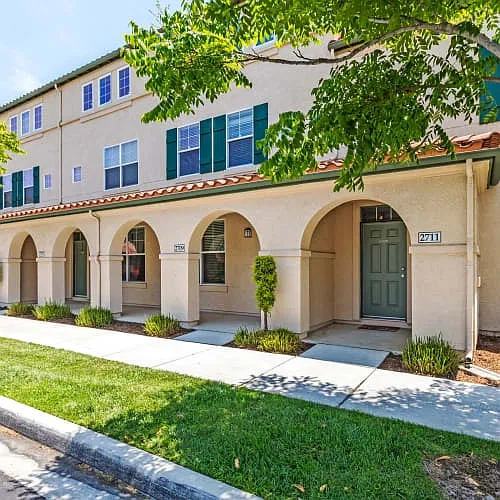Gateway Village - Military Housing – photo 3