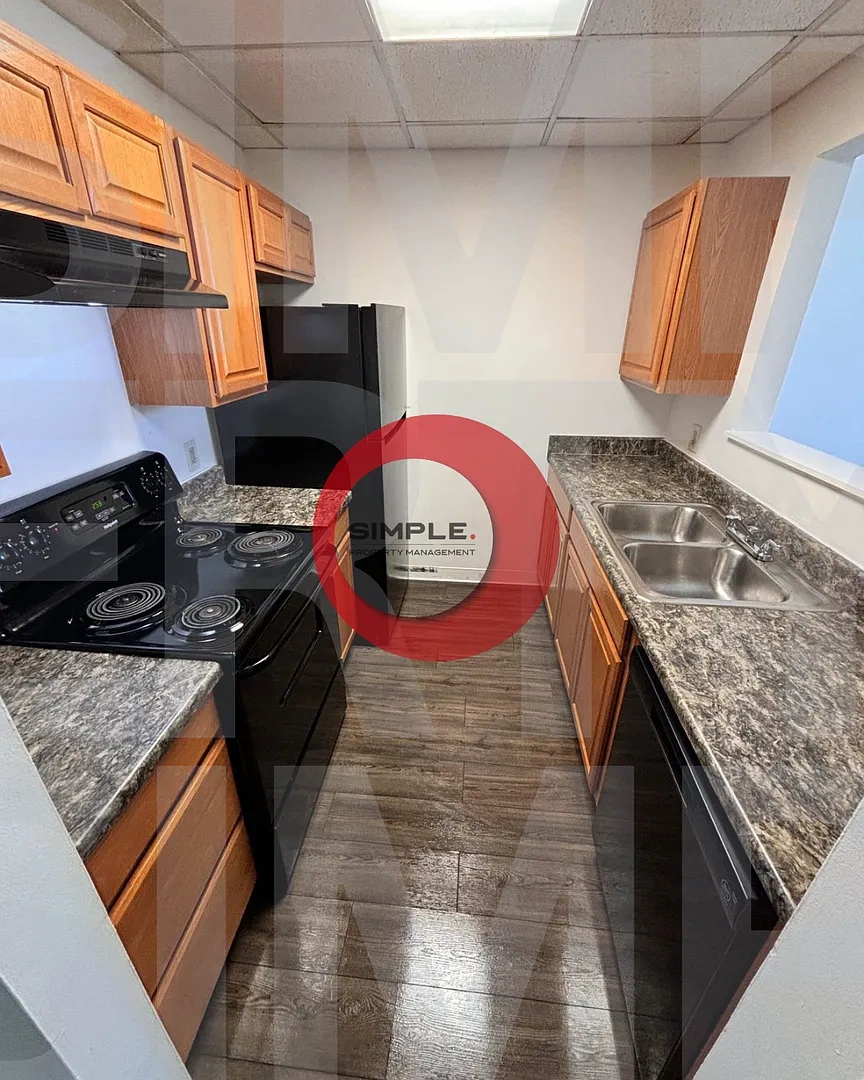350 Elm Street – photo 2