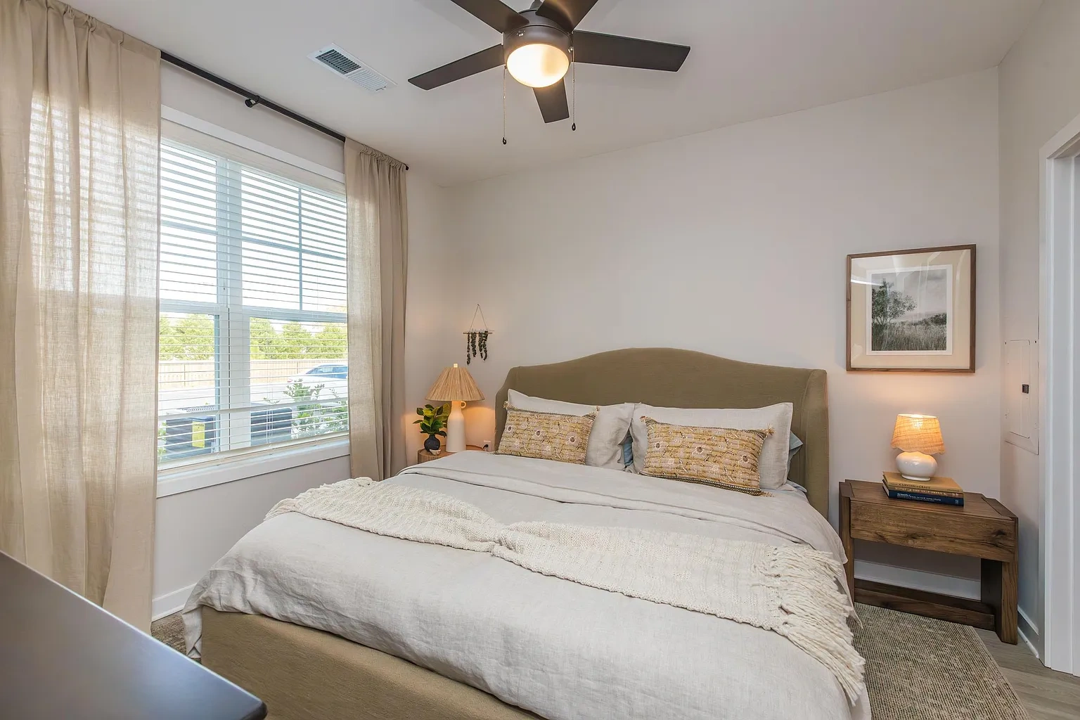 Middle Sound West Apartments – photo 1